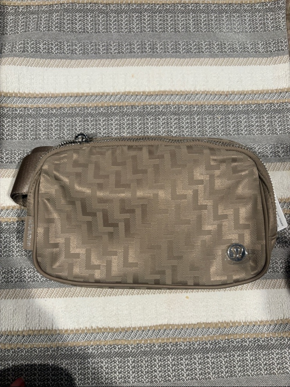 Lulu lemon Taupe Travel Waist Bag - Compact Everyday Carry